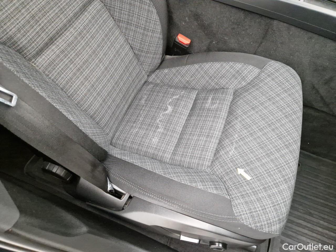  Volvo  XC60 2.0 B4 D 197CP Momentum Pro AT8 AWD #47