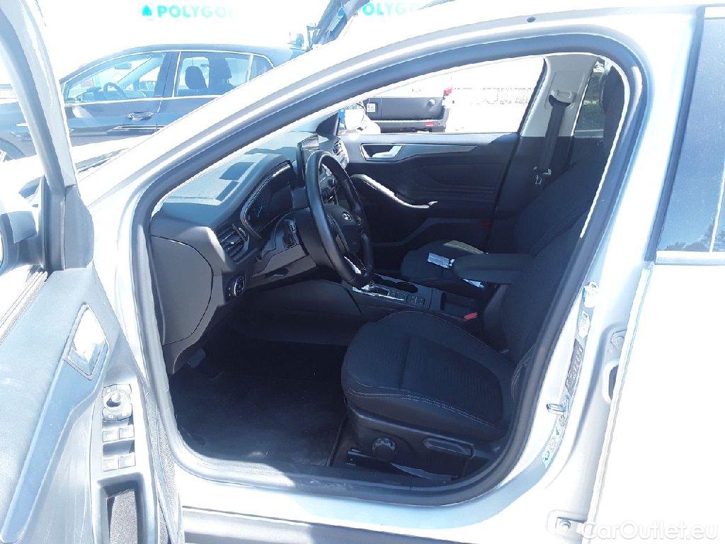 Ford  Focus  Turnier Active 1.5 EcoBlue 88KW AT8 E6d #4