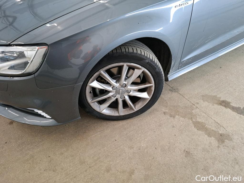 Audi  A3 AUDI  Sportback 5p Berline 1.4 TFSI E-TRON S TRONIC BUSINESS LINE #6