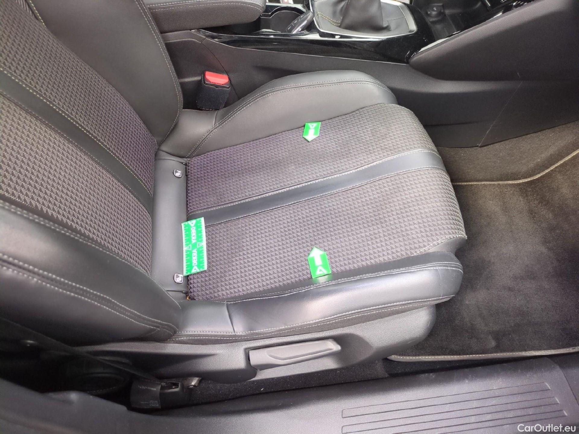 Peugeot  2008  GT Line 1.2 PureTech 130CV BVM6 E6d #9