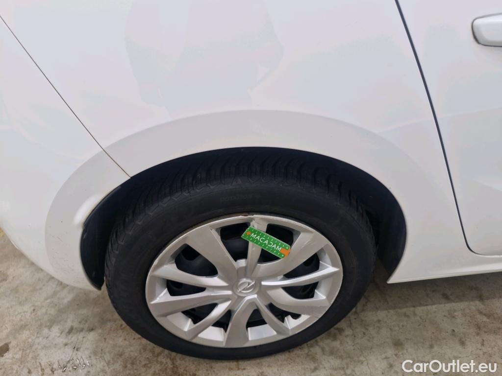 Opel  Corsa  F e Edition Business 50kWh BVA #26