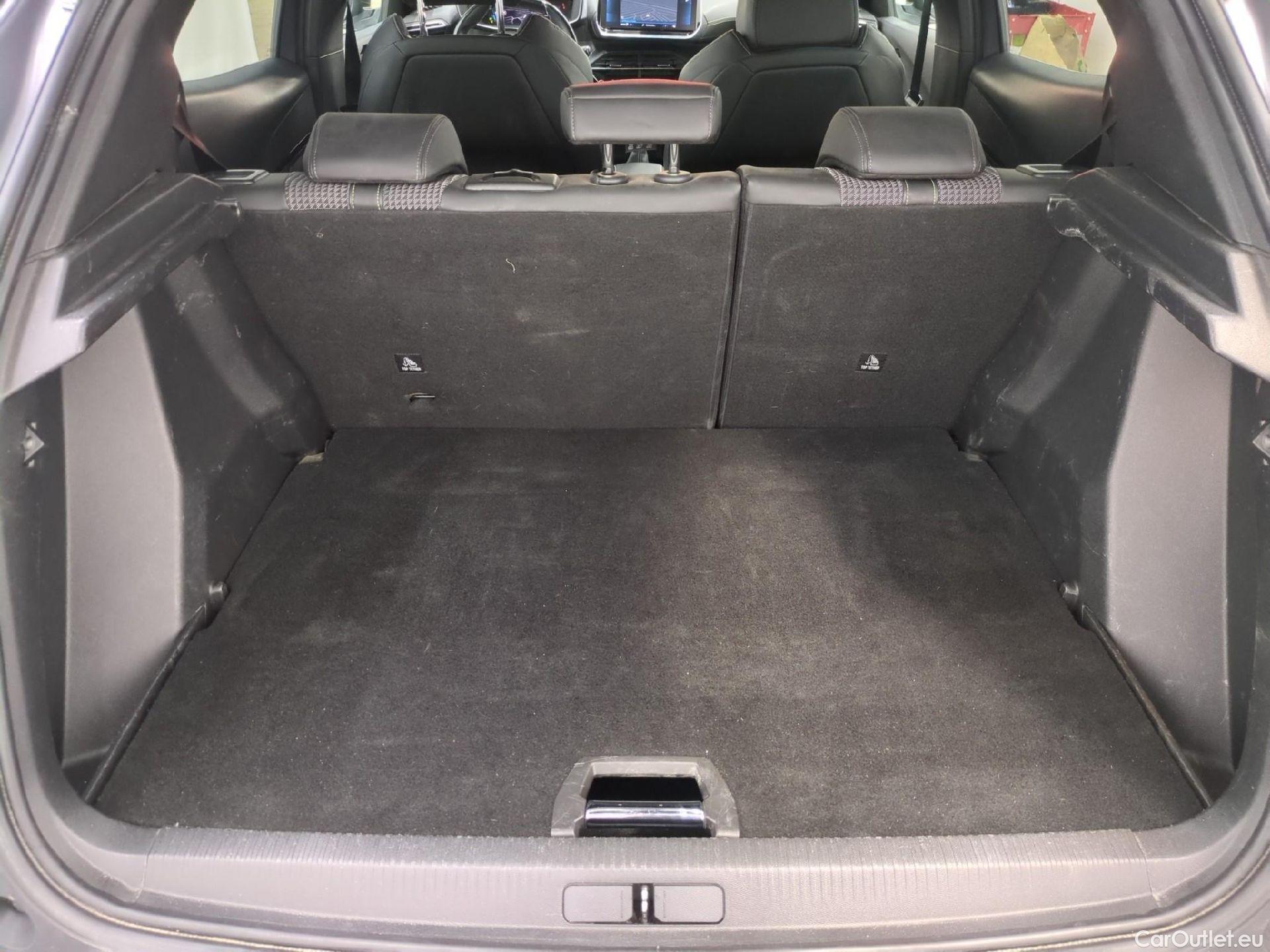 Peugeot  2008  GT Line 1.2 PureTech 130CV BVM6 E6d #9