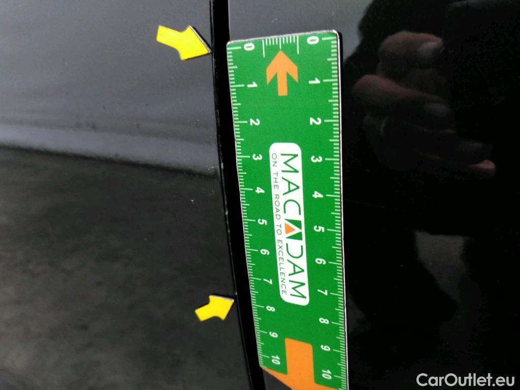 Toyota  Corolla TOYOTA  / 2018 / 5P / Berline Hybride 122h Dynamic Business Stage Acad #7
