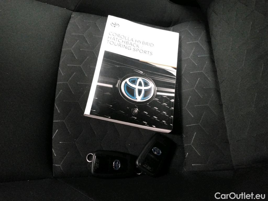 Toyota  Corolla TOYOTA  / 2018 / 5P / Berline Hybride 122h Dynamic Business Stage Acad #12