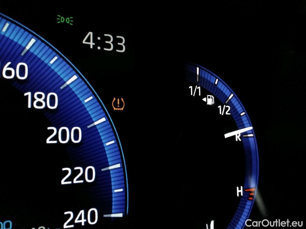 Toyota  Corolla TOYOTA  / 2018 / 5P / Berline Hybride 122h Dynamic Business Stage Acad #5