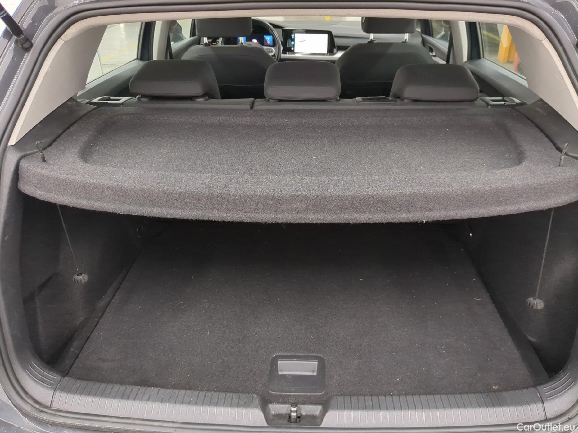 Volkswagen  Golf  VOLKSWAGEN / 2020 / 5P / Berline 2.0 TDI SCR 115 DSG7 Life Busi #9