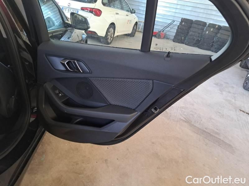 Bmw  Serie 1 BMW  / 2019 / 5P / BERLINA 116D ADVANTAGE #99