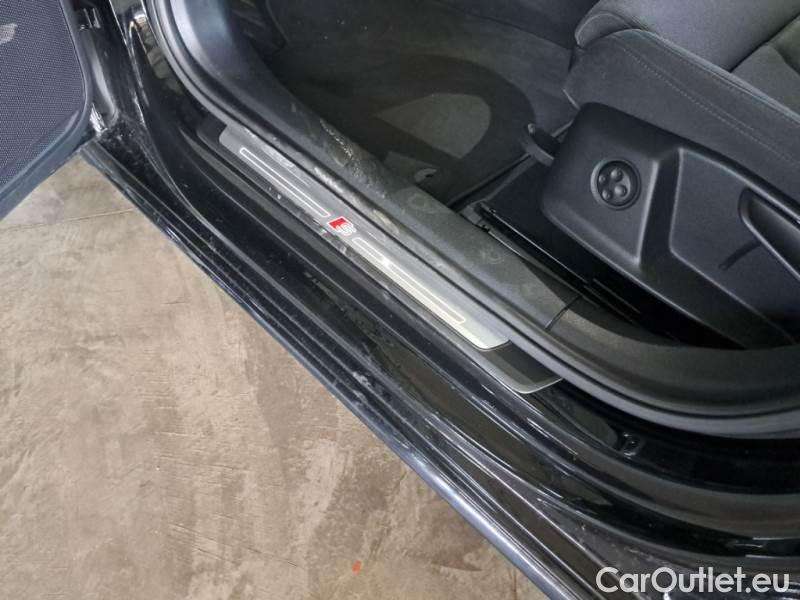 Audi  A4 AUDI  AVANT / 2019 / 5P / STATION WAGON 2.0 30 TDI 100KW SLINE EDIT. S TRONIC #112