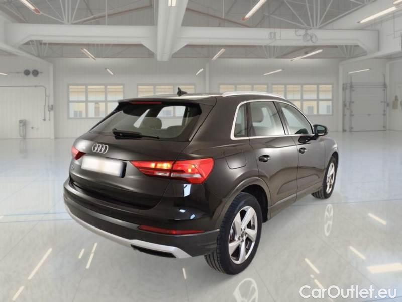 Audi  Q3 AUDI  / 2018 / 5P / SUV 35 TDI S TRONIC BUSINESS ADVANCED #2