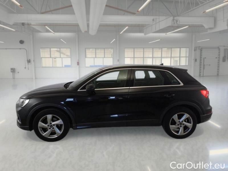 Audi  Q3 AUDI  / 2018 / 5P / SUV 35 TDI S TRONIC BUSINESS ADVANCED #8