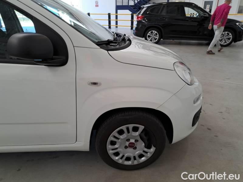 Fiat  Panda FIAT  / 2011 / 5P / BERLINA 1.2 69CV E6 EASY #39