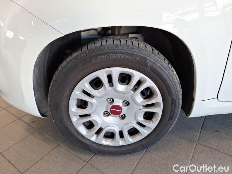Fiat  Panda FIAT  / 2011 / 5P / BERLINA 1.0 FIREFLY 70CV SeS HYBRID #20