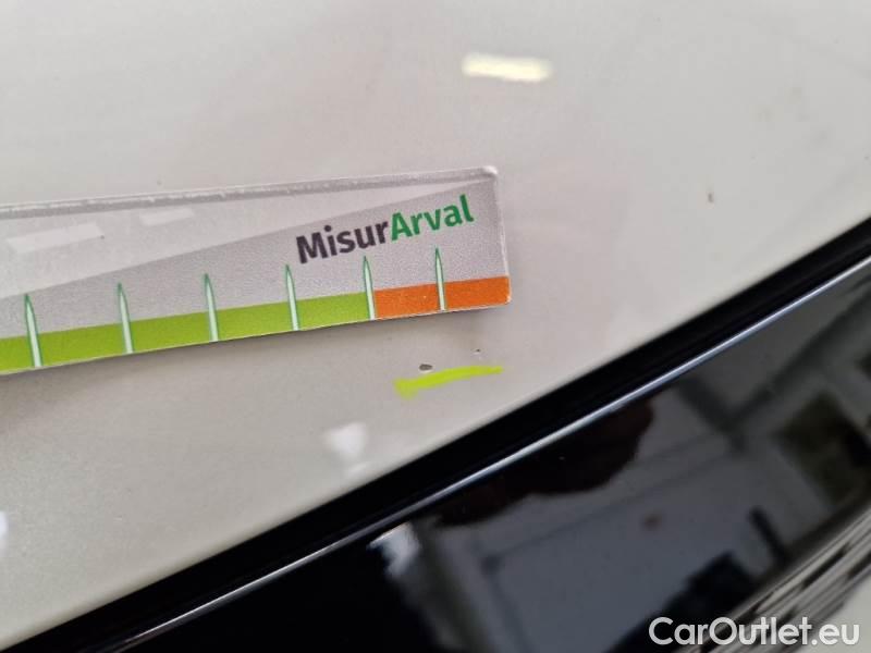 Peugeot  2008 PEUGEOT  / 2019 / 5P / CROSSOVER BLUEHDI 130 EAT8 ALLURE PACK S/S AUT. #29