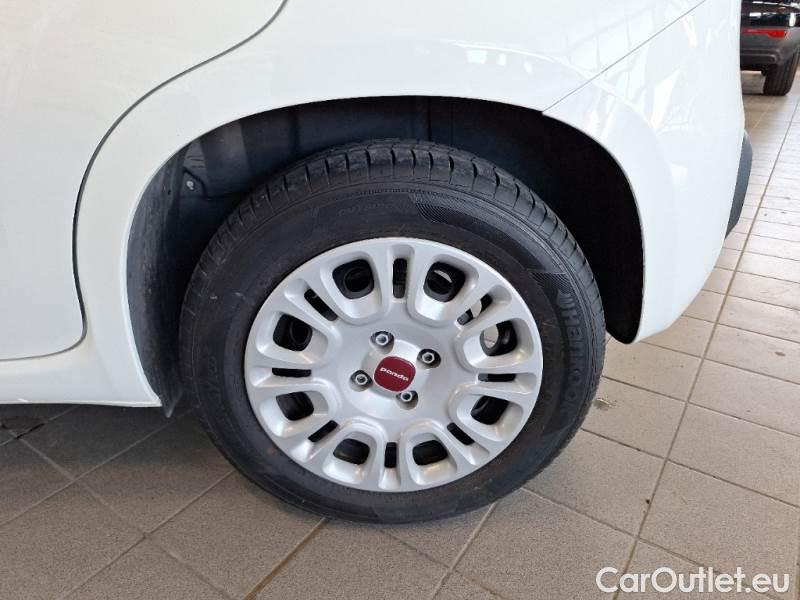 Fiat  Panda FIAT  / 2011 / 5P / BERLINA 1.0 FIREFLY 70CV SeS HYBRID #19