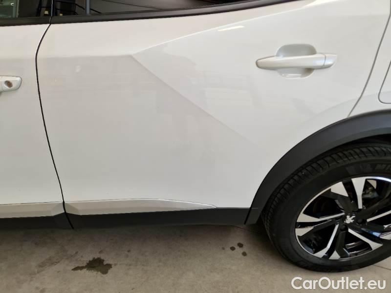 Peugeot  2008 PEUGEOT  / 2019 / 5P / CROSSOVER BLUEHDI 130 EAT8 ALLURE PACK S/S AUT. #48