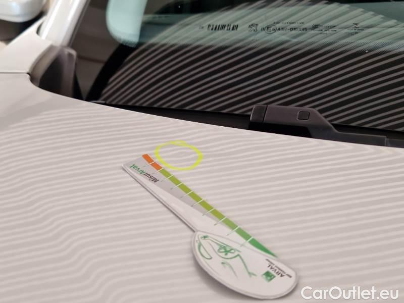 Peugeot  2008 PEUGEOT  / 2019 / 5P / CROSSOVER BLUEHDI 130 EAT8 ALLURE PACK S/S AUT. #28