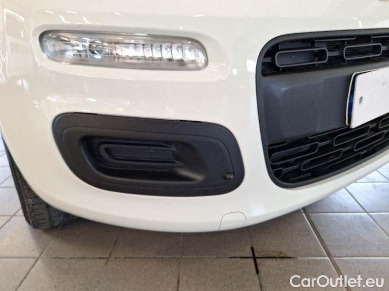 Fiat  Panda FIAT  / 2011 / 5P / BERLINA 1.0 FIREFLY 70CV SeS HYBRID #27