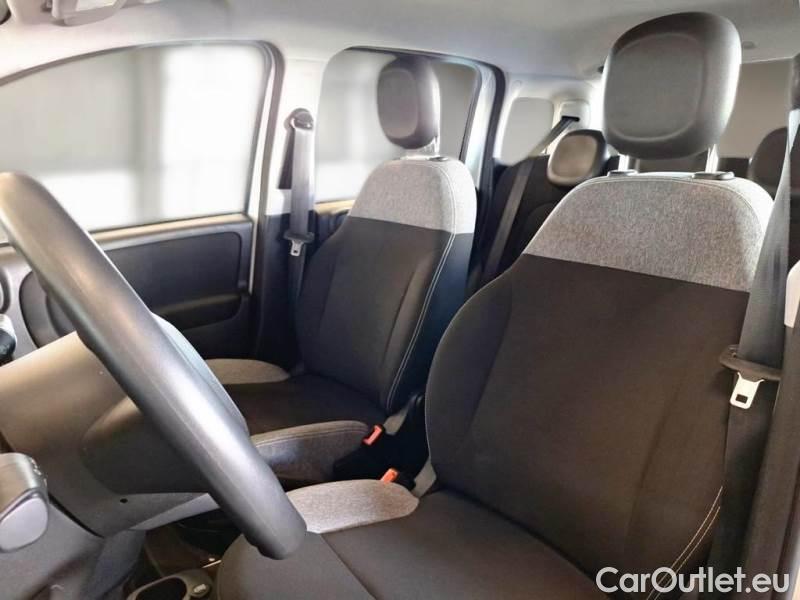 Fiat  Panda FIAT  / 2011 / 5P / BERLINA 1.0 FIREFLY 70CV SeS HYBRID #11
