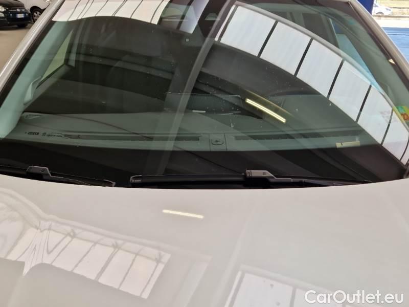 Peugeot  2008 PEUGEOT  / 2019 / 5P / CROSSOVER BLUEHDI 130 EAT8 ALLURE PACK S/S AUT. #10