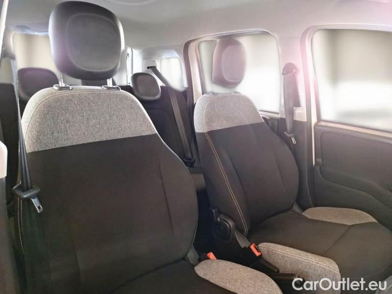 Fiat  Panda FIAT  / 2011 / 5P / BERLINA 1.0 FIREFLY 70CV SeS HYBRID #13