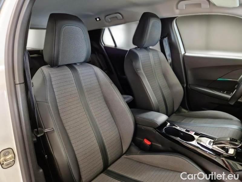 Peugeot  2008 PEUGEOT  / 2019 / 5P / CROSSOVER BLUEHDI 130 EAT8 ALLURE PACK S/S AUT. #13