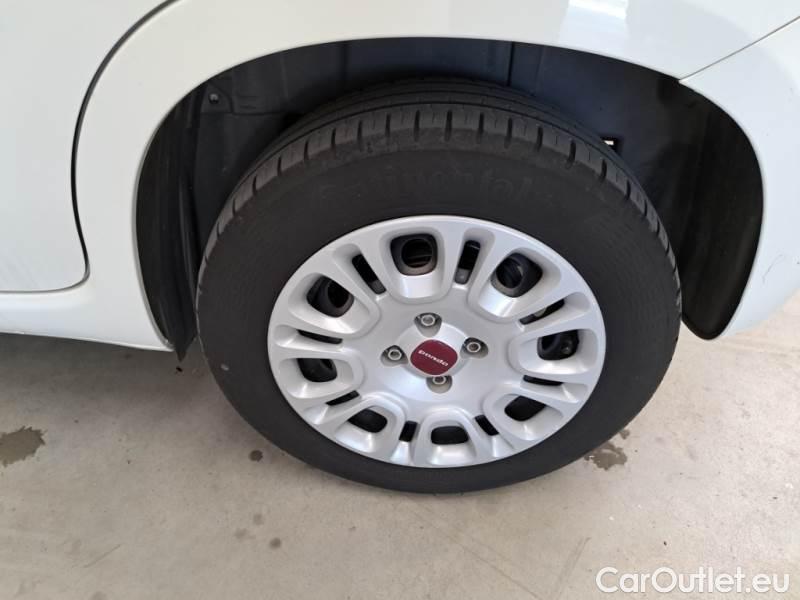 Fiat  Panda FIAT  / 2011 / 5P / BERLINA 1.2 69CV E6 EASY #19
