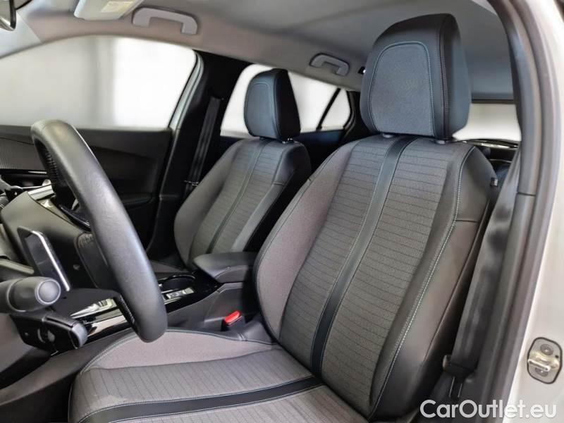 Peugeot  2008 PEUGEOT  / 2019 / 5P / CROSSOVER BLUEHDI 130 EAT8 ALLURE PACK S/S AUT. #11