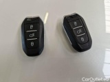 Peugeot  2008 PEUGEOT  / 2019 / 5P / CROSSOVER BLUEHDI 130 EAT8 ALLURE PACK S/S AUT. #61