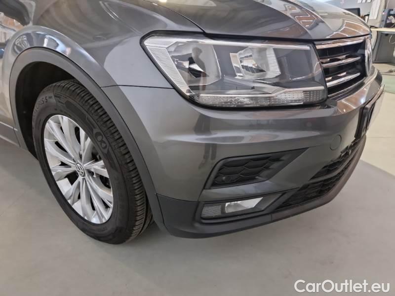 Volkswagen  Tiguan VOLKSWAGEN  / 2016 / 5P / SUV 2.0 TDI SCR 110KW BUSINESS BMT #28
