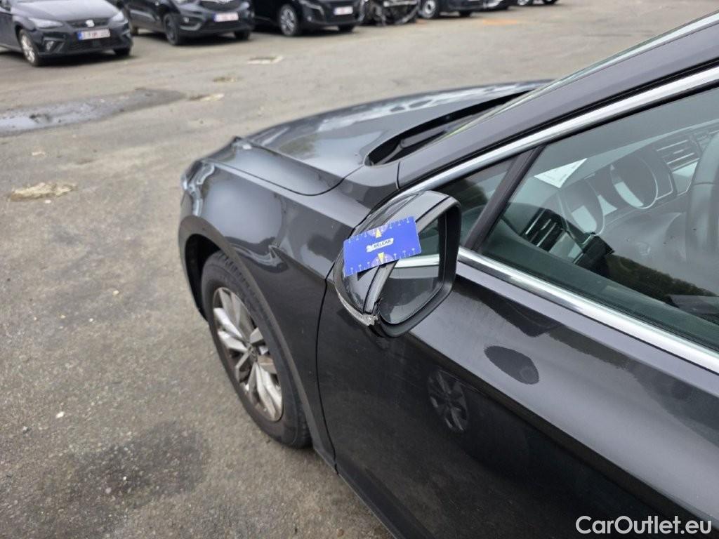 Volkswagen  Passat Volkswagen  Variant 1.6 TDI SCR DSG7 Style Business 5d !!Technical issue!! #48