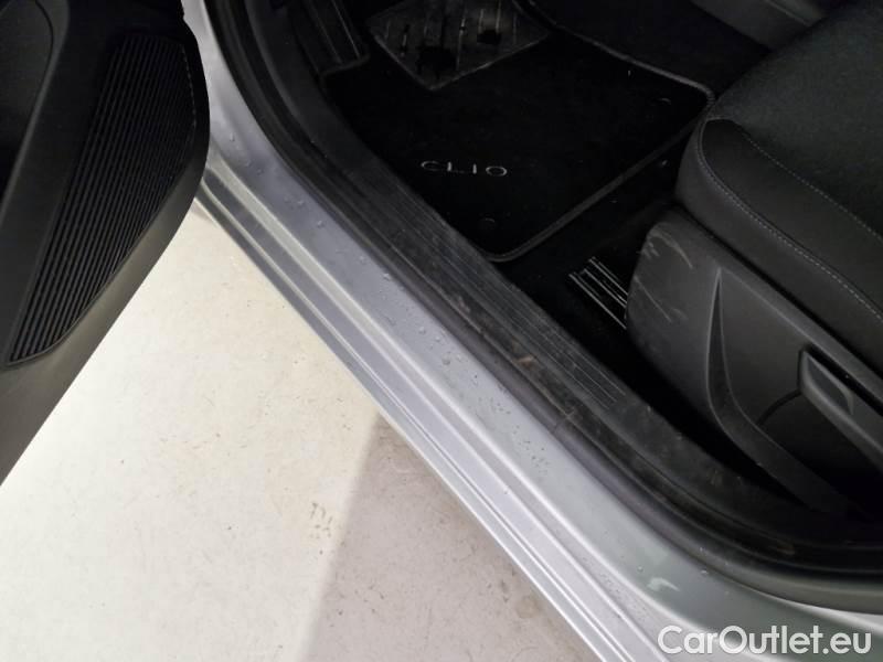 Renault  Clio RENAULT  / 2019 / 5P / BERLINA 1.5 DCI BLUE 74KW BUSINESS #88