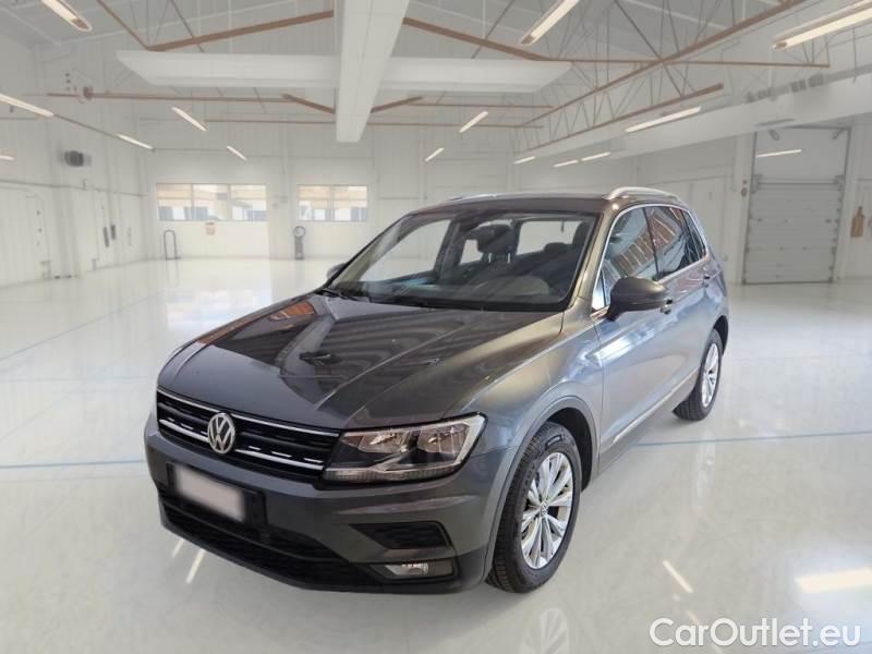 Volkswagen  Tiguan VOLKSWAGEN  / 2016 / 5P / SUV 2.0 TDI SCR 110KW BUSINESS BMT #1