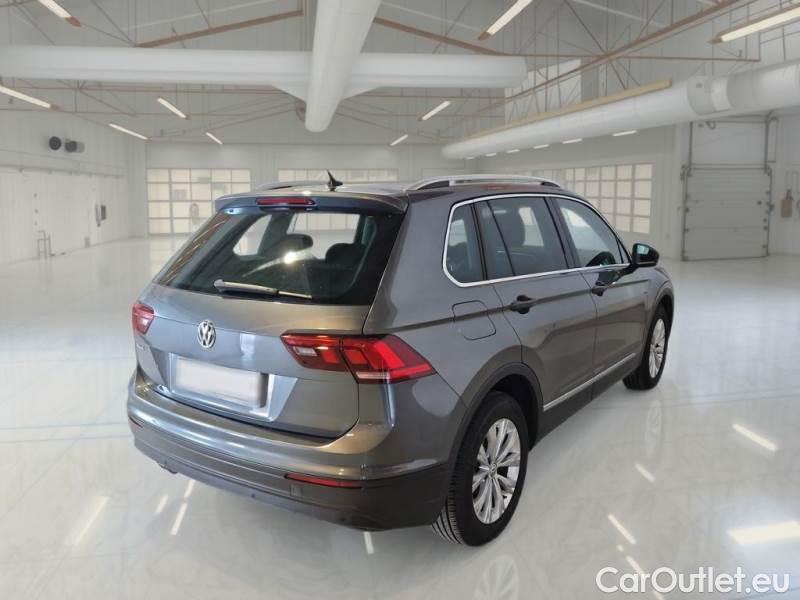 Volkswagen  Tiguan VOLKSWAGEN  / 2016 / 5P / SUV 2.0 TDI SCR 110KW BUSINESS BMT #2
