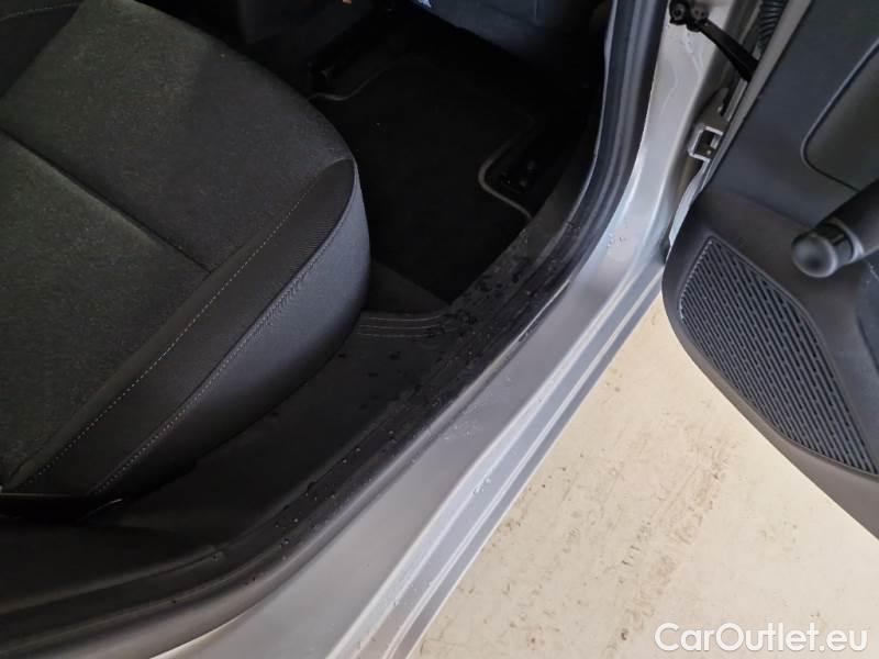 Renault  Clio RENAULT  / 2019 / 5P / BERLINA 1.5 DCI BLUE 74KW BUSINESS #103
