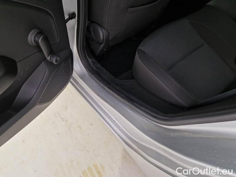 Renault  Clio RENAULT  / 2019 / 5P / BERLINA 1.5 DCI BLUE 74KW BUSINESS #94