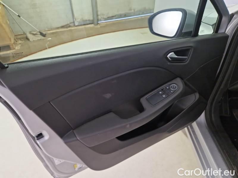 Renault  Clio RENAULT  / 2019 / 5P / BERLINA 1.5 DCI BLUE 74KW BUSINESS #90