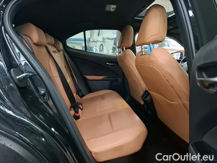 Lexus  UX 2.0 250H 2WD LE AUTO #10