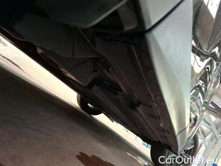 Lexus  UX 2.0 250H 2WD LE AUTO #17