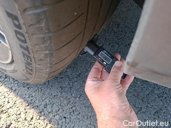 Mercedes  E-Klasse 2.0 E 300 DE AMG LINE AUTO #18