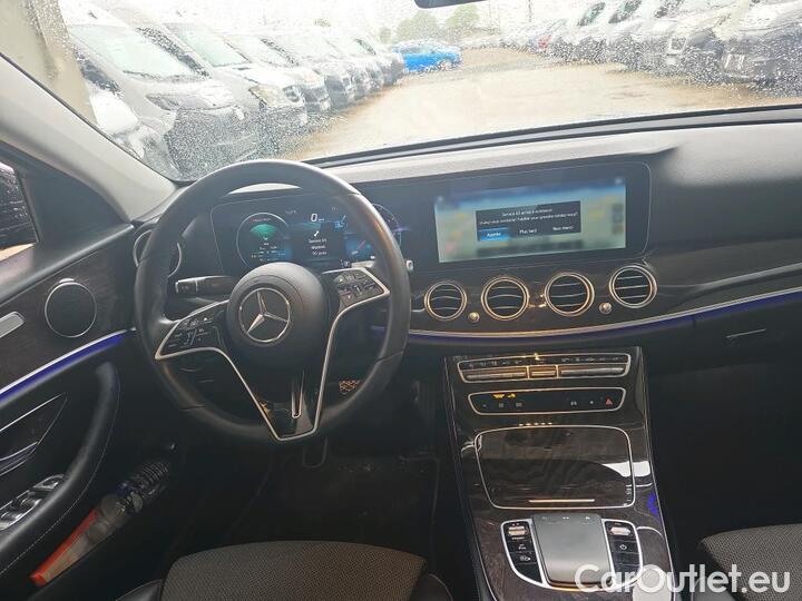 Mercedes  E-Klasse 2.0 E 300 DE AVANTGARDE LINE AUTO #4
