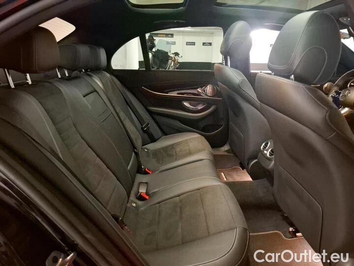 Mercedes  E-Klasse 2.0 E 220 D AMG LINE AUTO #10