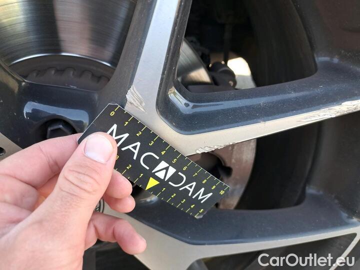 Mercedes  GLC 2.0  300 DE AMG LINE 4MATIC #33