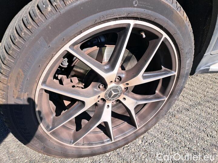 Mercedes  GLC 2.0  300 DE AMG LINE 4MATIC #24