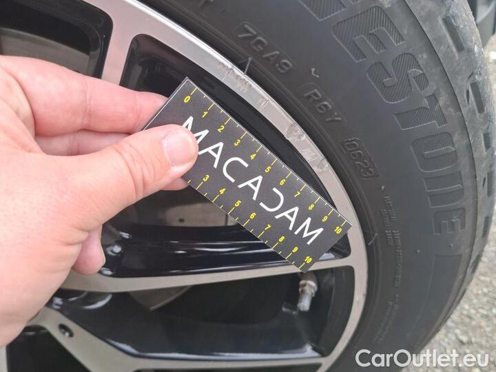 Mercedes  GLC 2.0  300 DE AMG LINE 4MATIC #37