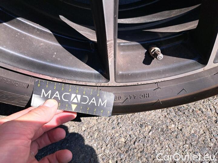 Mercedes  GLC 2.0  300 DE AMG LINE 4MATIC #21