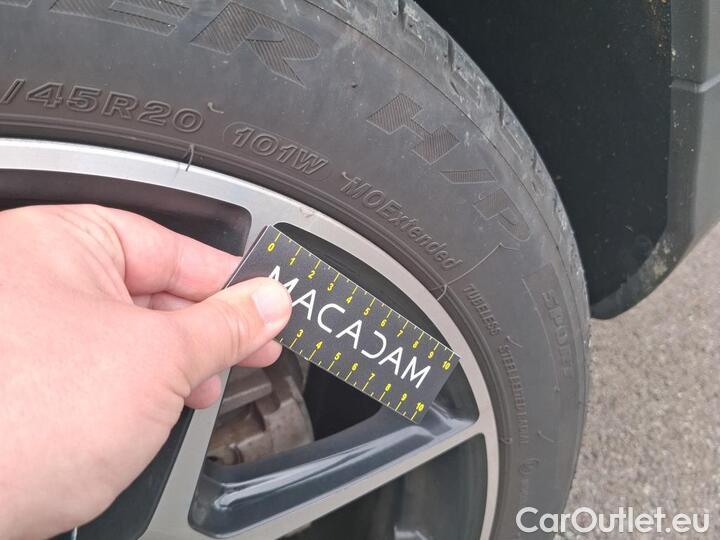 Mercedes  GLC 2.0  300 DE AMG LINE 4MATIC #38