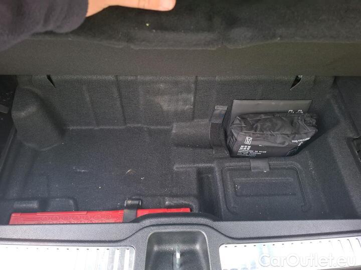 Mercedes  GLC 2.0  300 DE AMG LINE 4MATIC #24