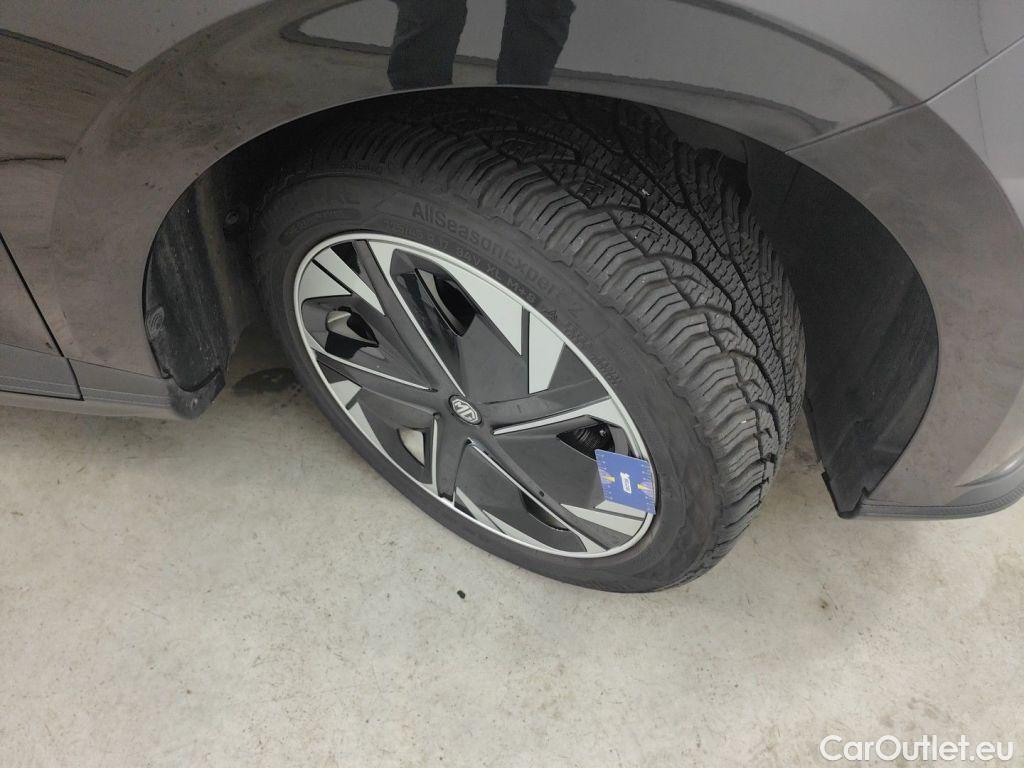 MG  4 MG  6 kWh Luxury 5d #50