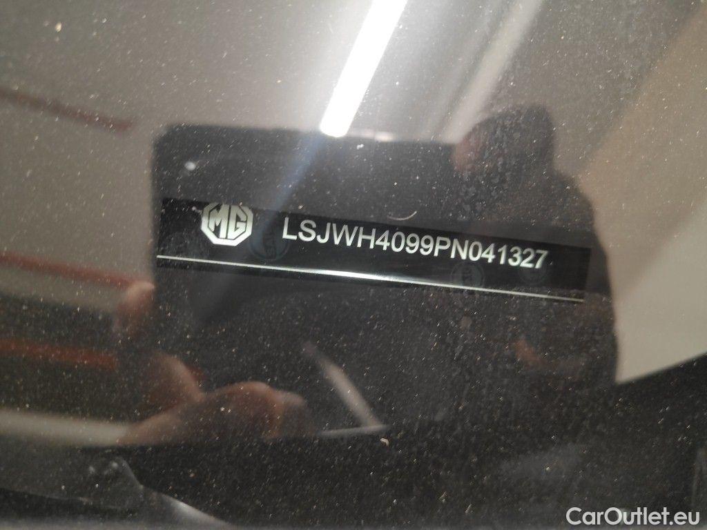 MG  4 MG  6 kWh Luxury 5d #18