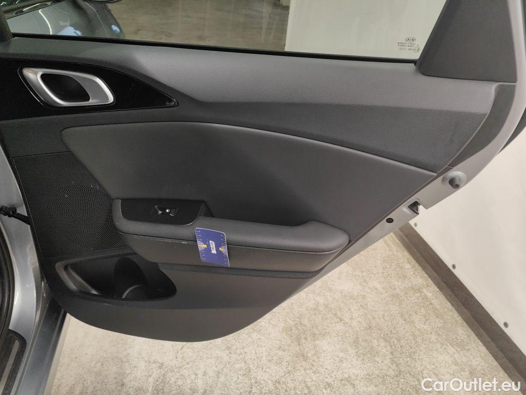 KIA  Cee'd KIA  Sportswagon Business Line 1.6 GDi PHEV DCT 5d #58